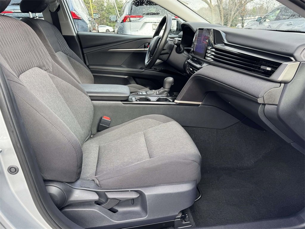 Used 2025 Toyota Camry LE image 14