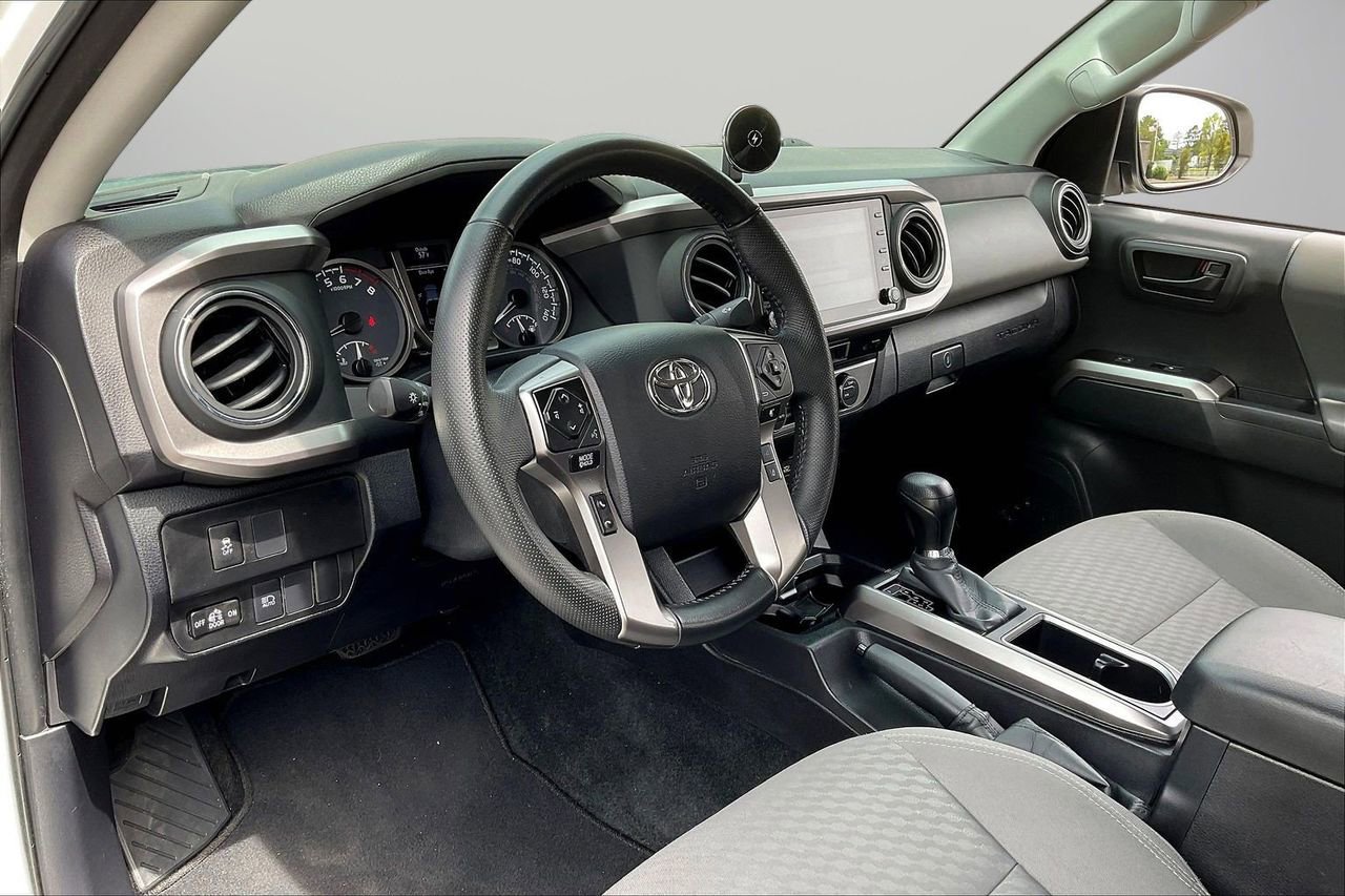 Used 2023 Toyota Tacoma SR5 RWD image 18