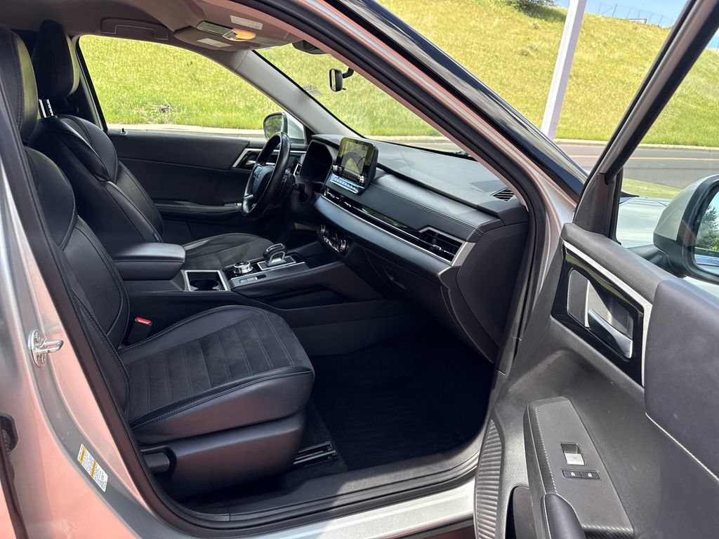 Used 2024 Mitsubishi Outlander SE AWD/4WD image 29