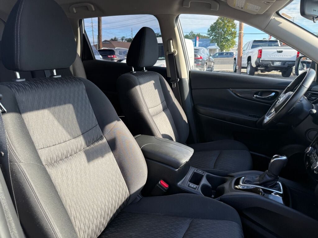 Used 2020 Nissan Rogue SV AWD/4WD image 28