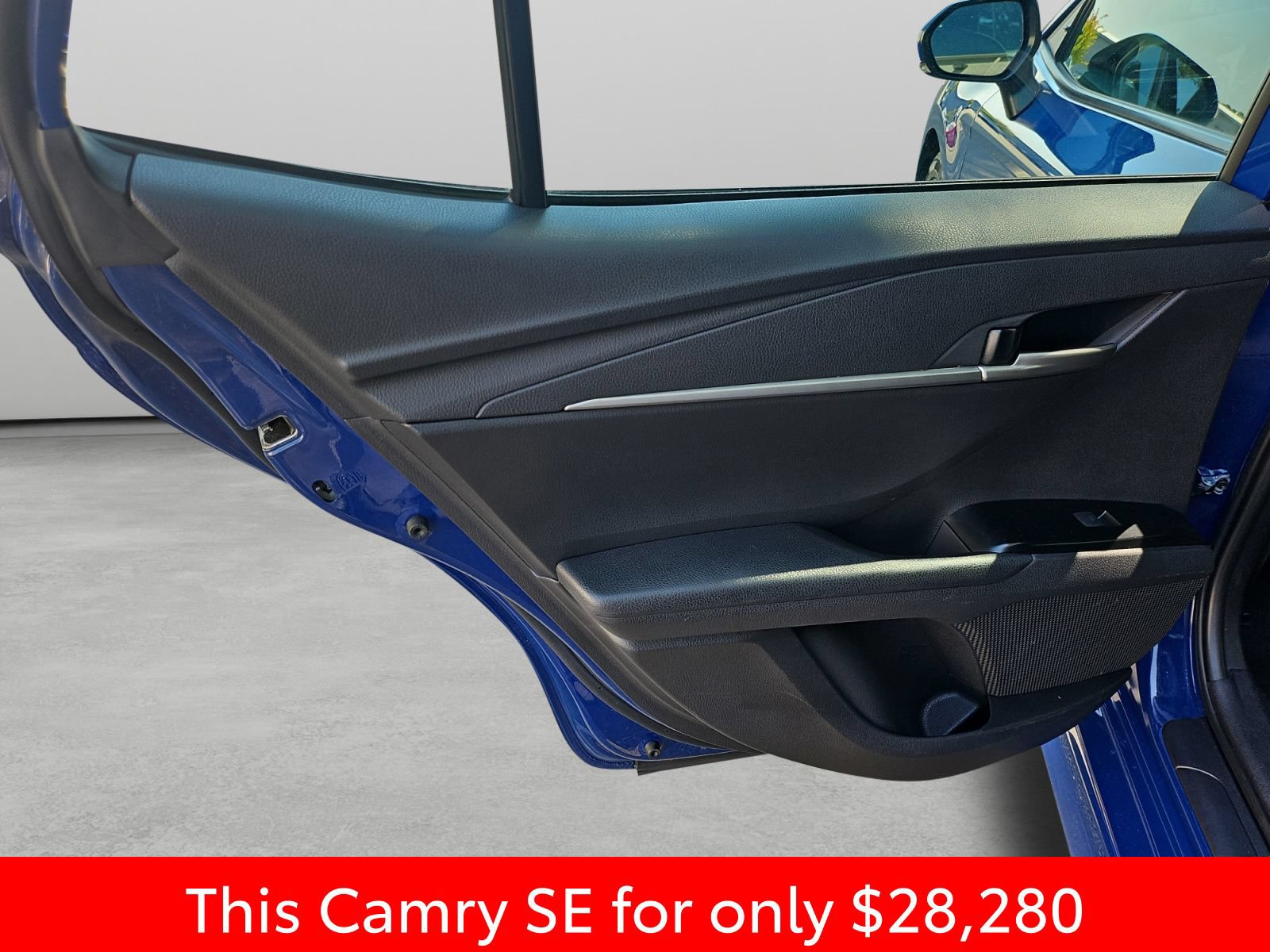 Used 2025 Toyota Camry SE FWD image 35