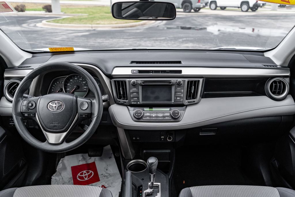 Used 2015 Toyota RAV4 XLE image 16