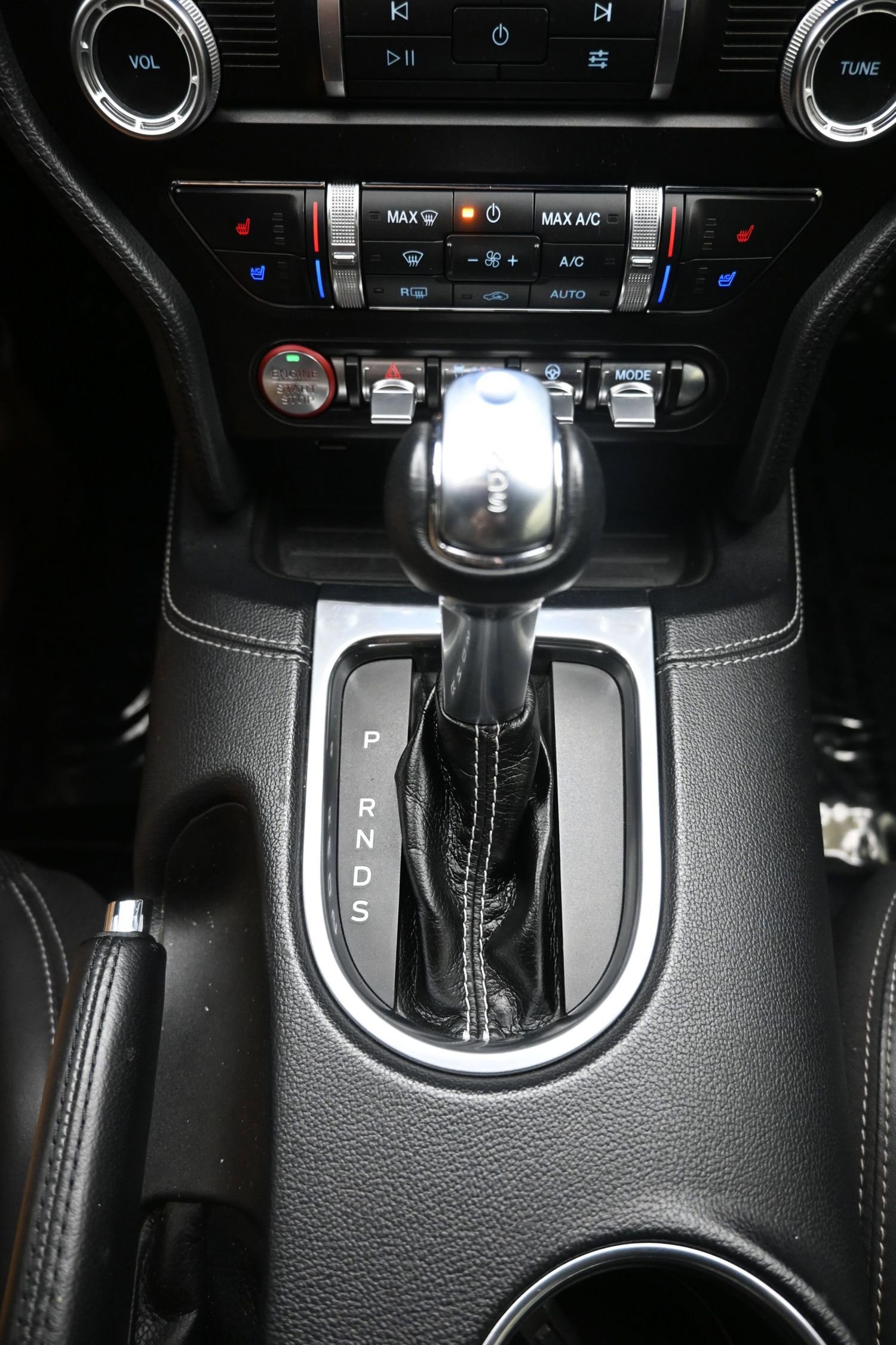 Used 2022 Ford Mustang GT Premium w/ Equipment Group 401A RWD image 18