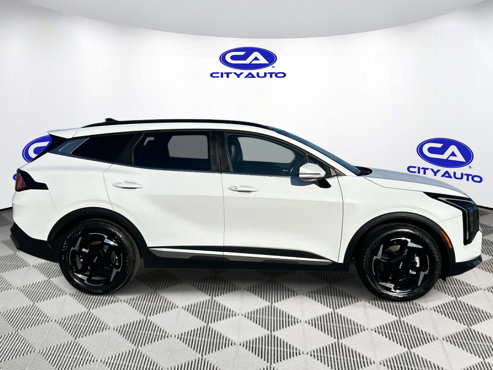 Used 2026 Kia Sportage EX w/ EX Panorama Roof Package FWD image 2