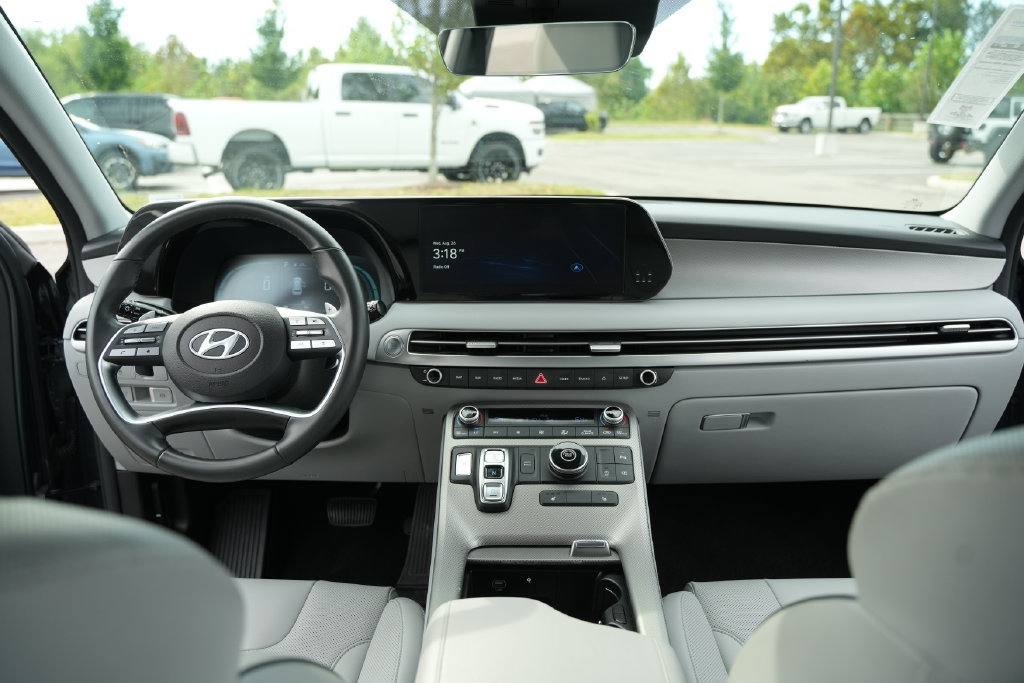 Used 2025 Hyundai Palisade SEL FWD image 27