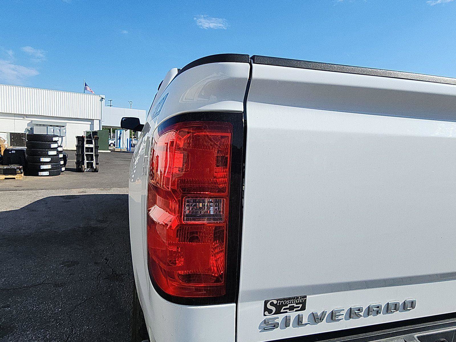 Used 2018 Chevrolet Silverado 1500 LT w/ All Star Edition AWD/4WD image 10