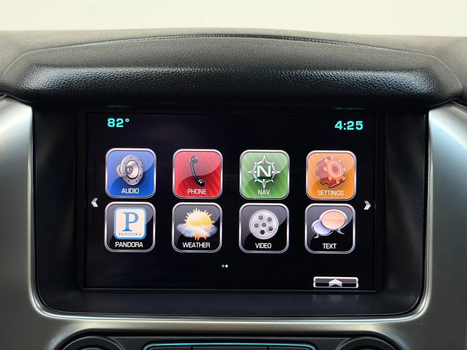 Used 2015 Chevrolet Suburban LT RWD image 49