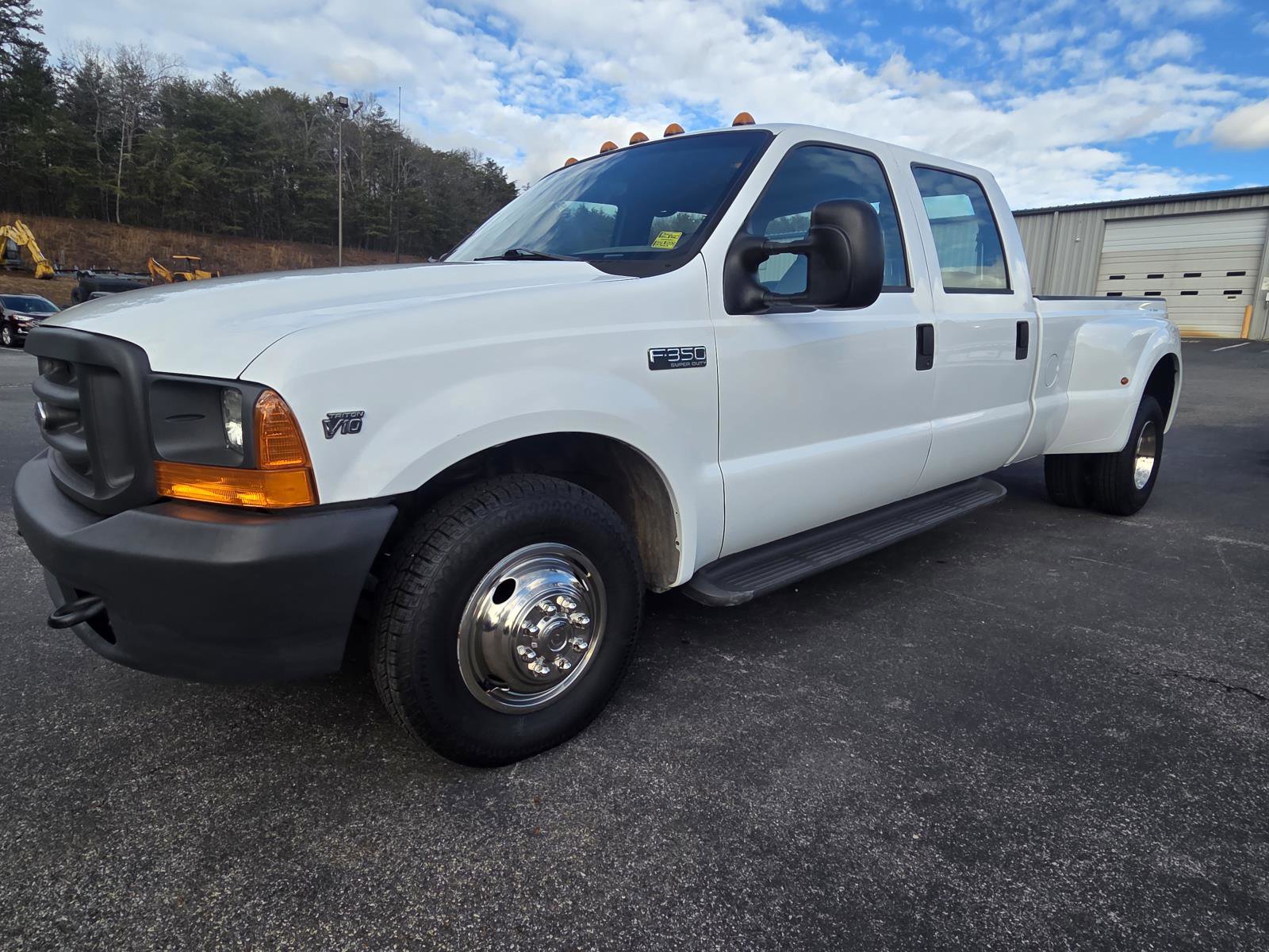 Used 2001 Ford F350 XL image 2