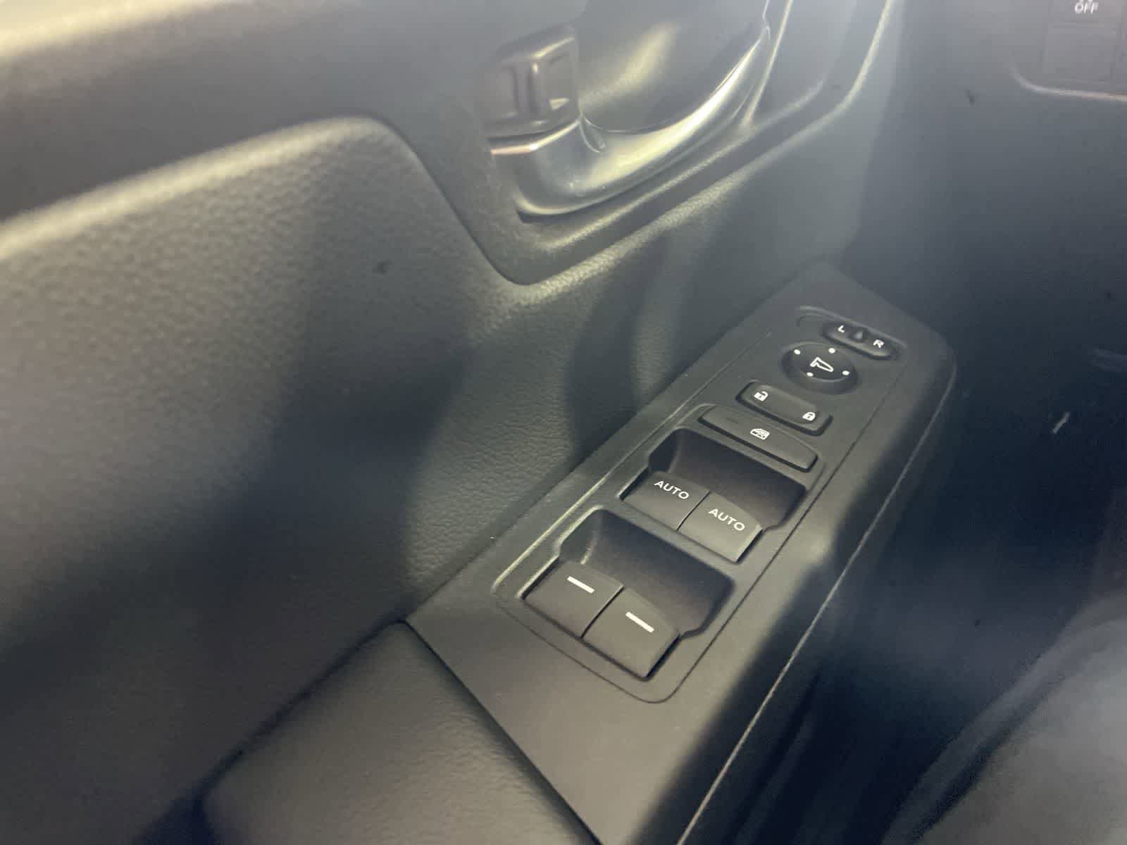 Used 2025 Honda CR-V EX image 25