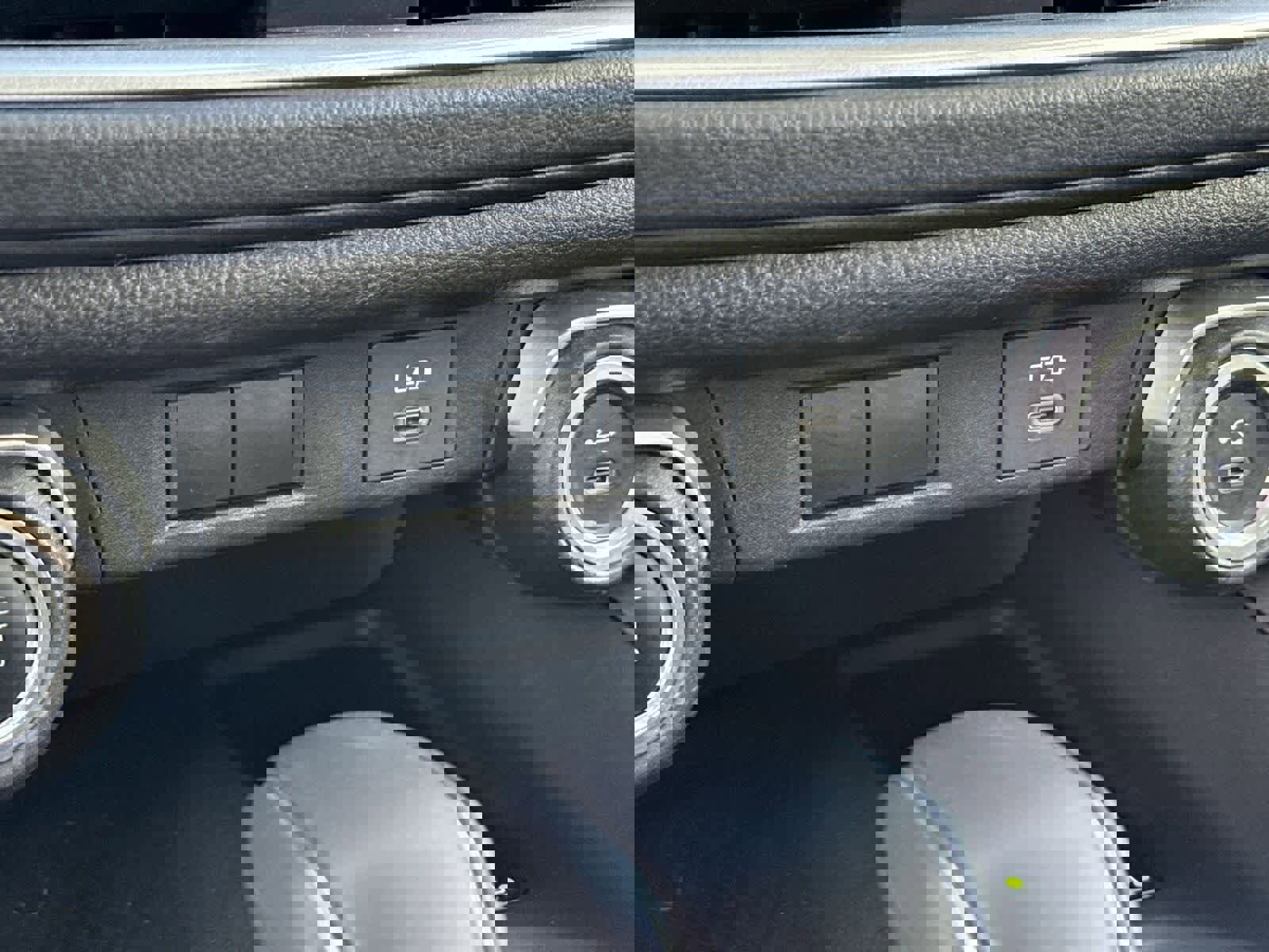 Used 2025 Toyota Grand Highlander AWD image 24