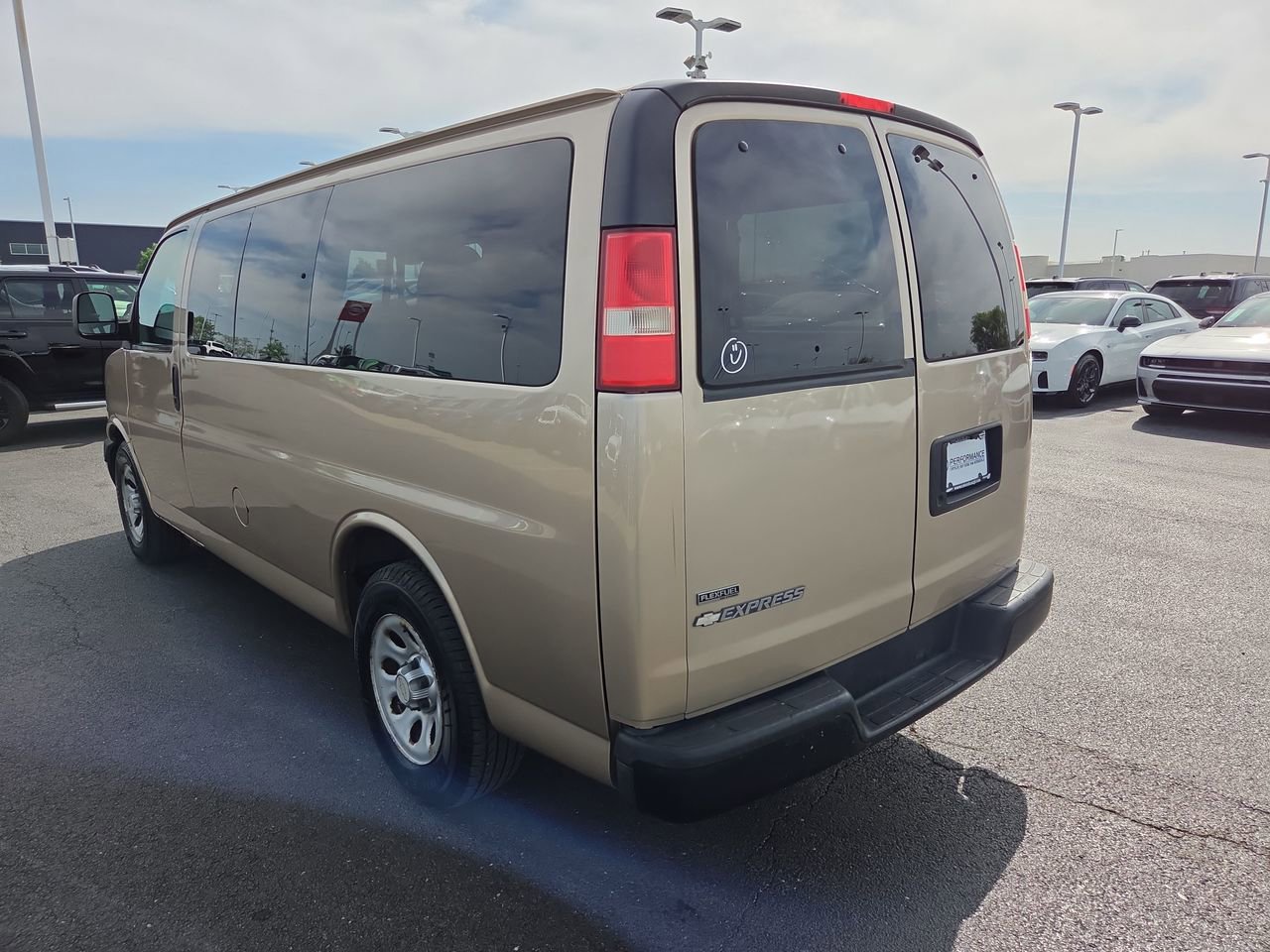 Used 2011 Chevrolet Express 1500 LS RWD image 5