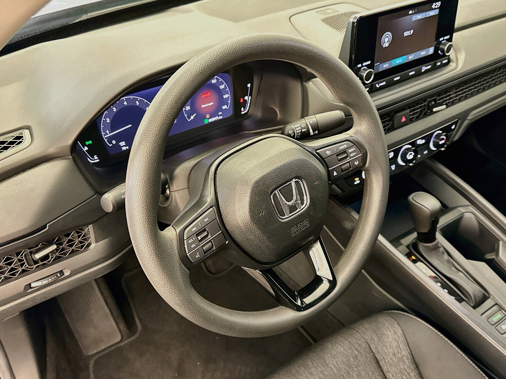 Used 2025 Honda Accord SE image 17