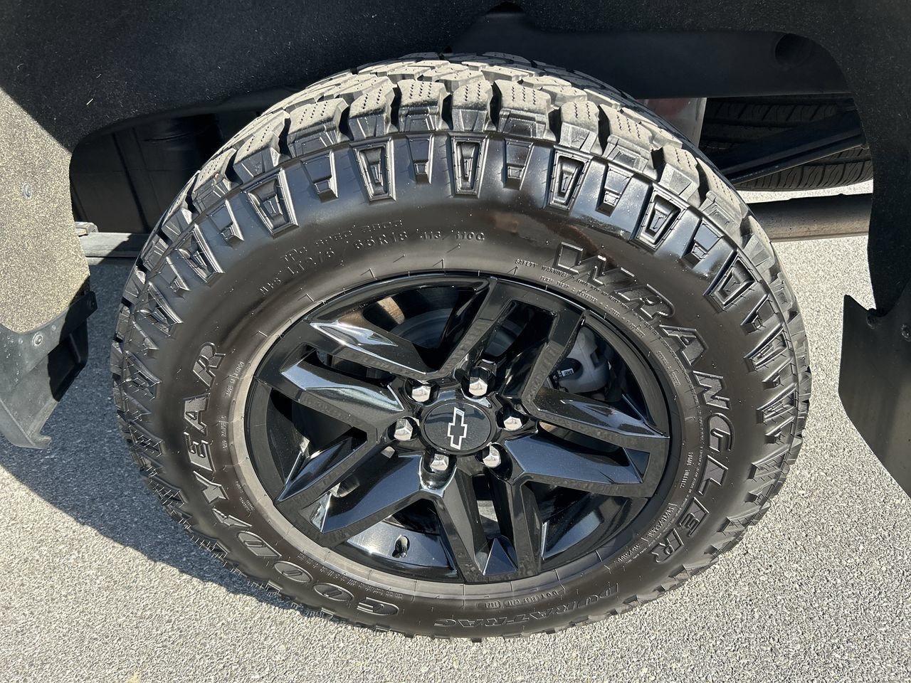 Used 2021 Chevrolet Silverado 1500 LT Trail Boss w/ Bed Protection Package AWD/4WD image 10