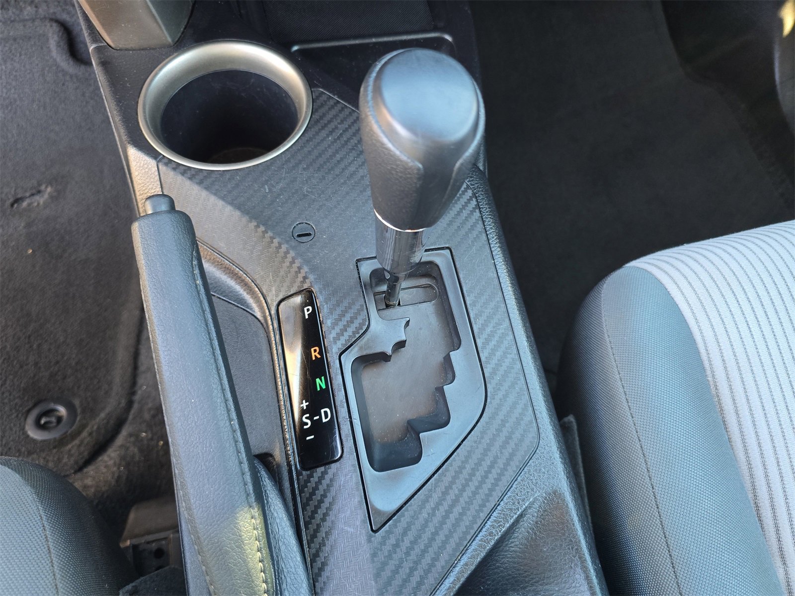 Used 2013 Toyota RAV4 LE image 19