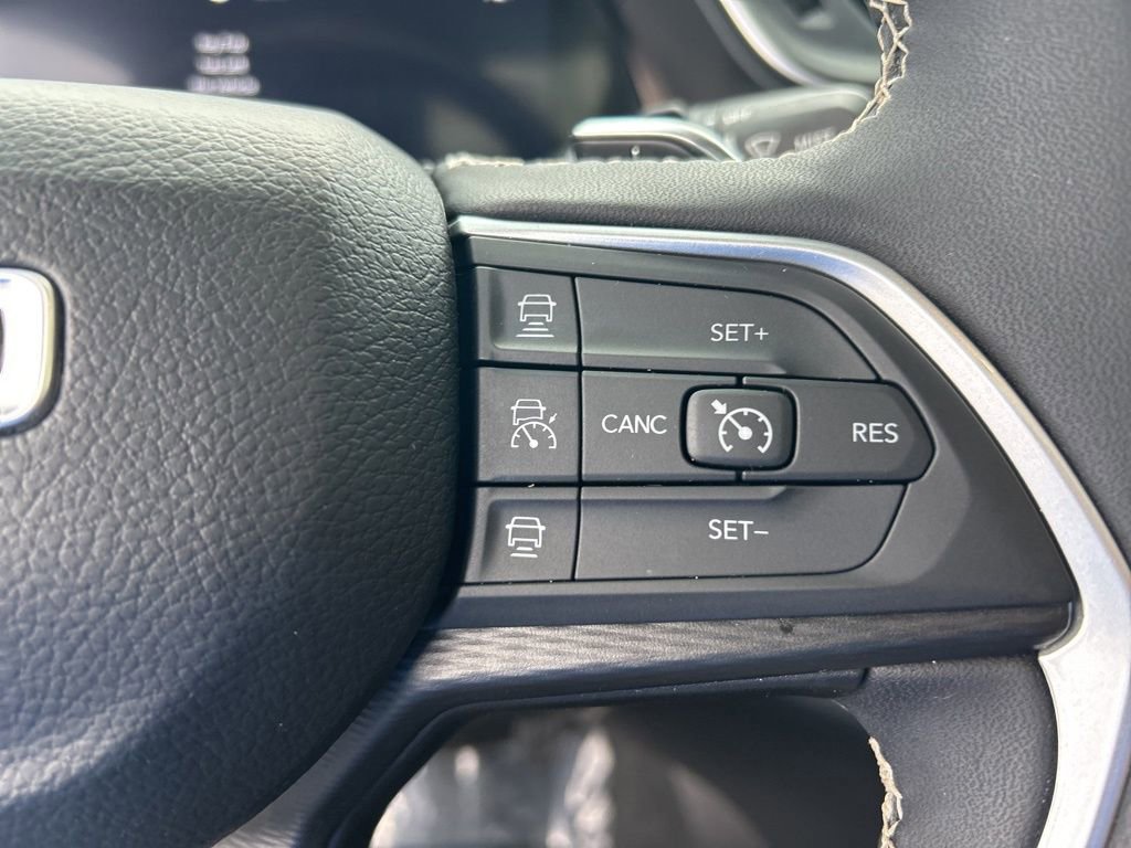 Used 2024 Jeep Grand Cherokee L Altitude AWD/4WD image 44