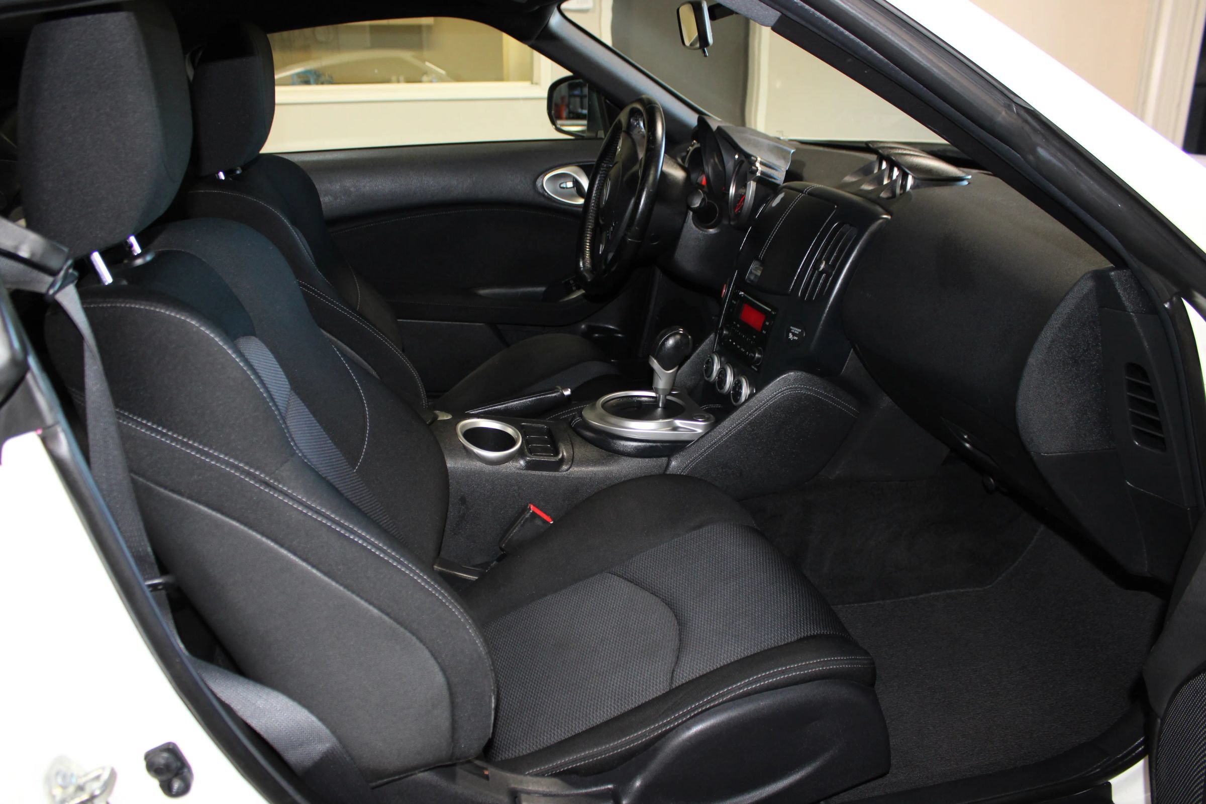 Used 2015 Nissan 370Z Coupe w/ Aerodynamics Package RWD image 22