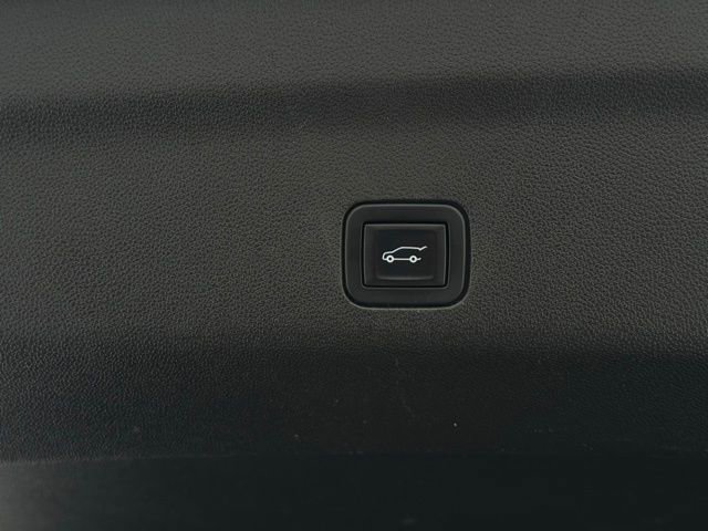 Used 2021 GMC Yukon Denali w/ Denali Ultimate Package image 12