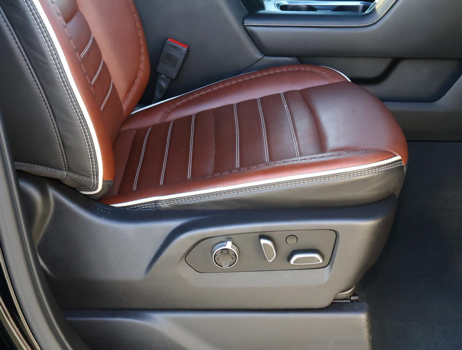 Used 2024 GMC Sierra 3500 Denali Ultimate image 20