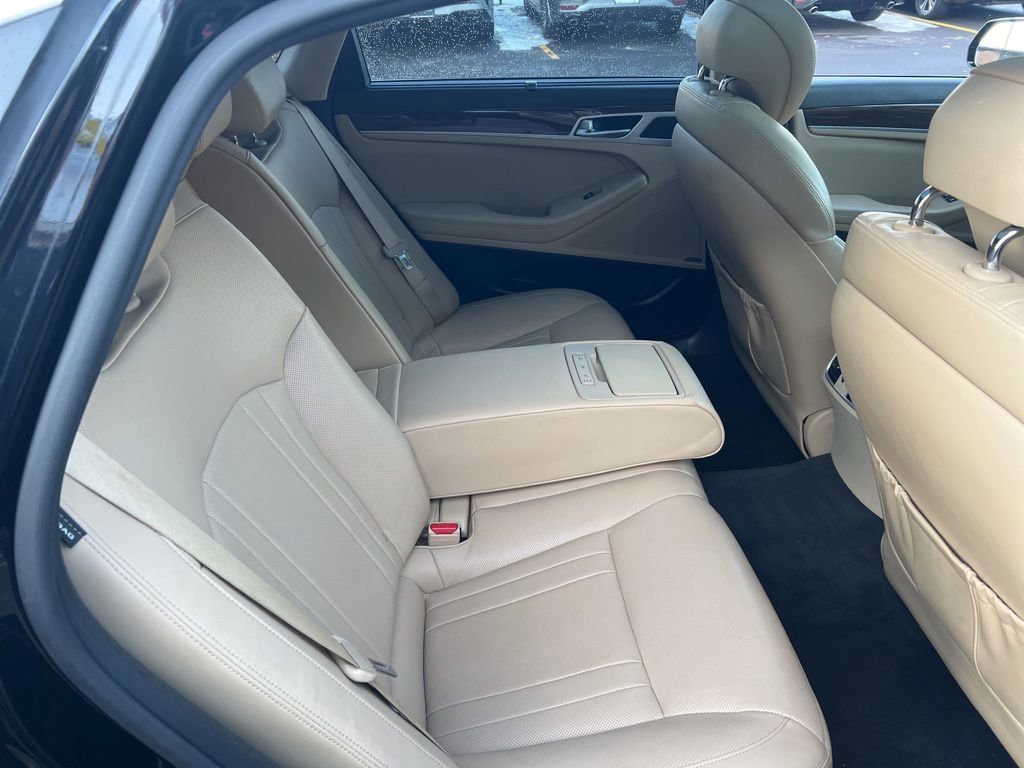 Used 2016 Hyundai Genesis 3.8 w/ Option Group 02 image 9