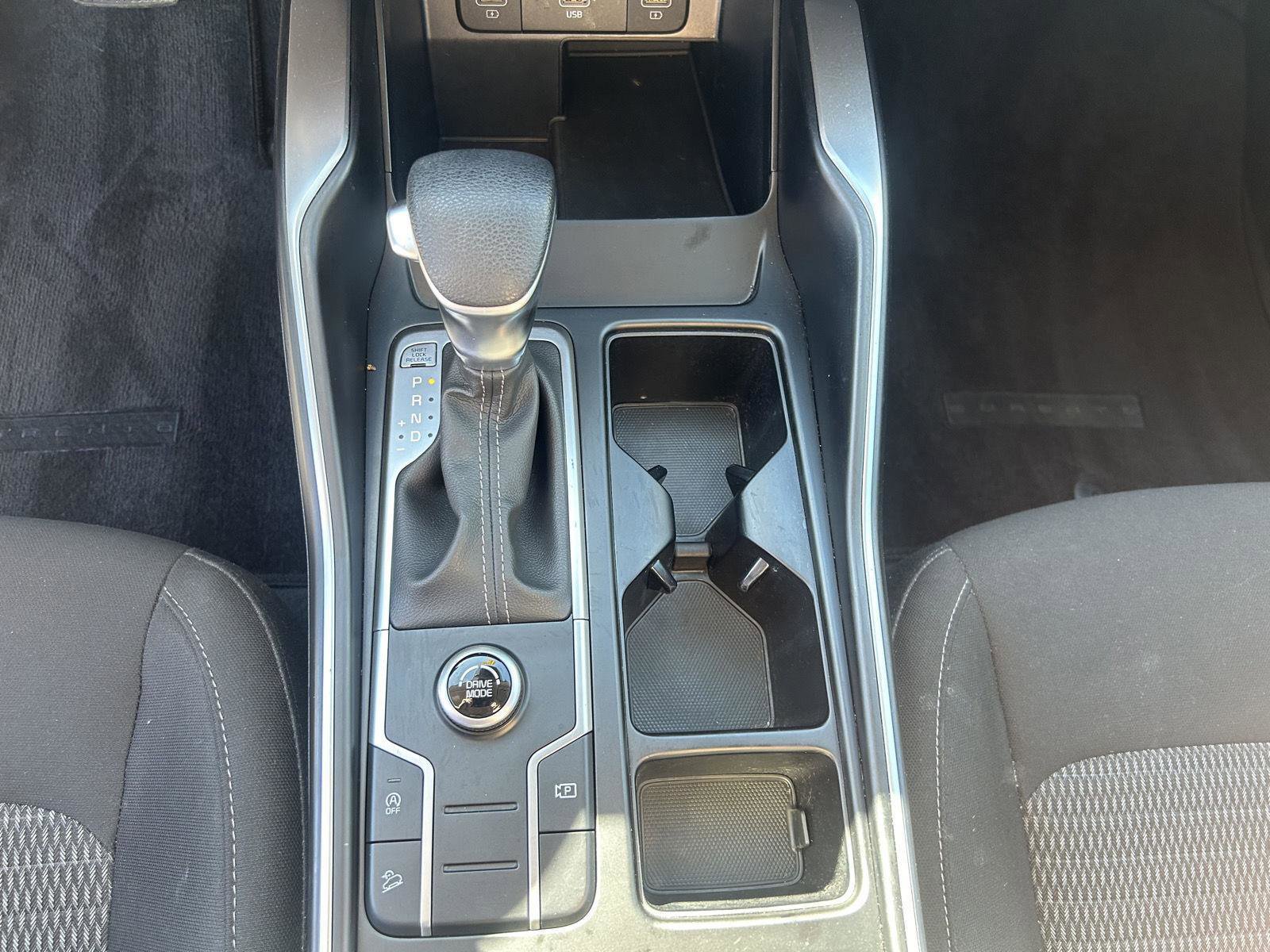 Used 2022 Kia Sorento LX image 16