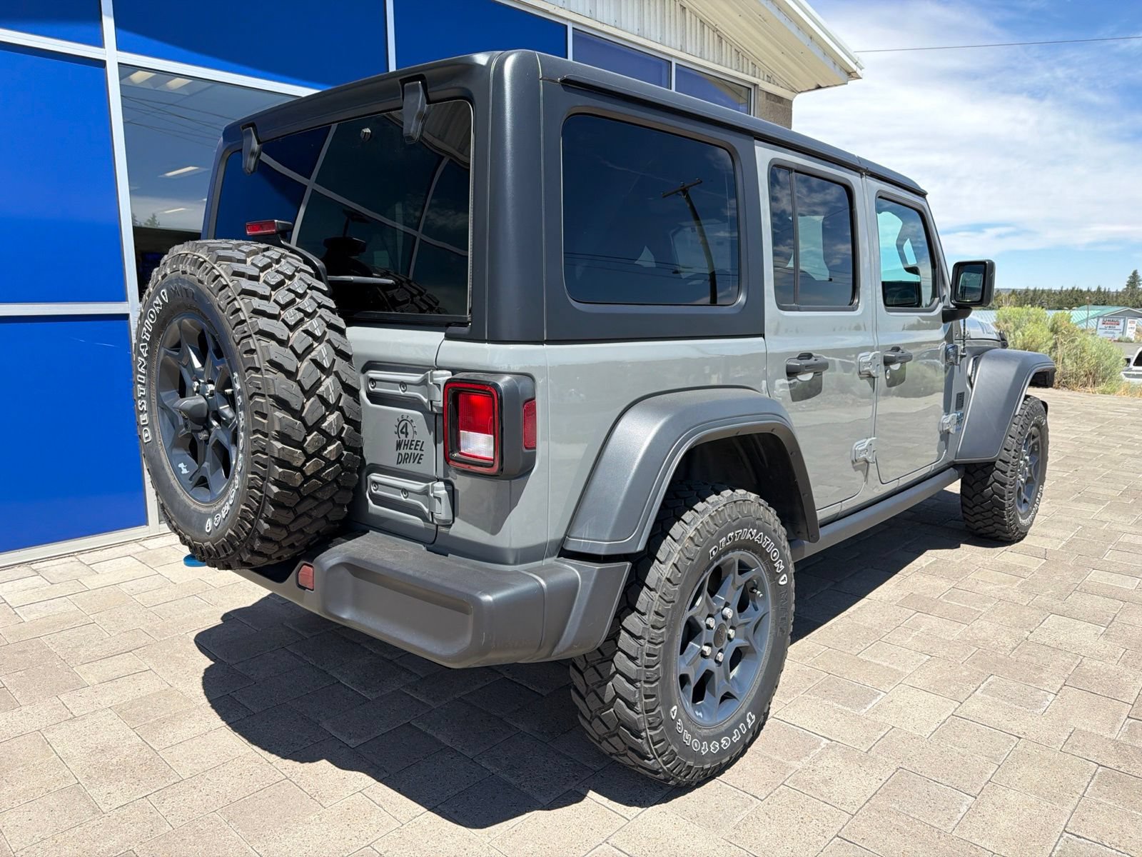 Used 2023 Jeep Wrangler Unlimited w/ 8.4" Radio Group AWD/4WD image 7