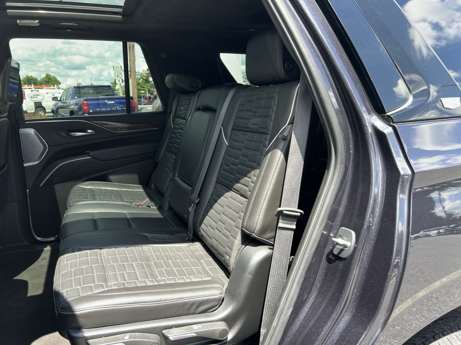 Used 2023 Cadillac Escalade Sport Platinum w/ Heavy-Duty Trailer Package AWD/4WD image 24