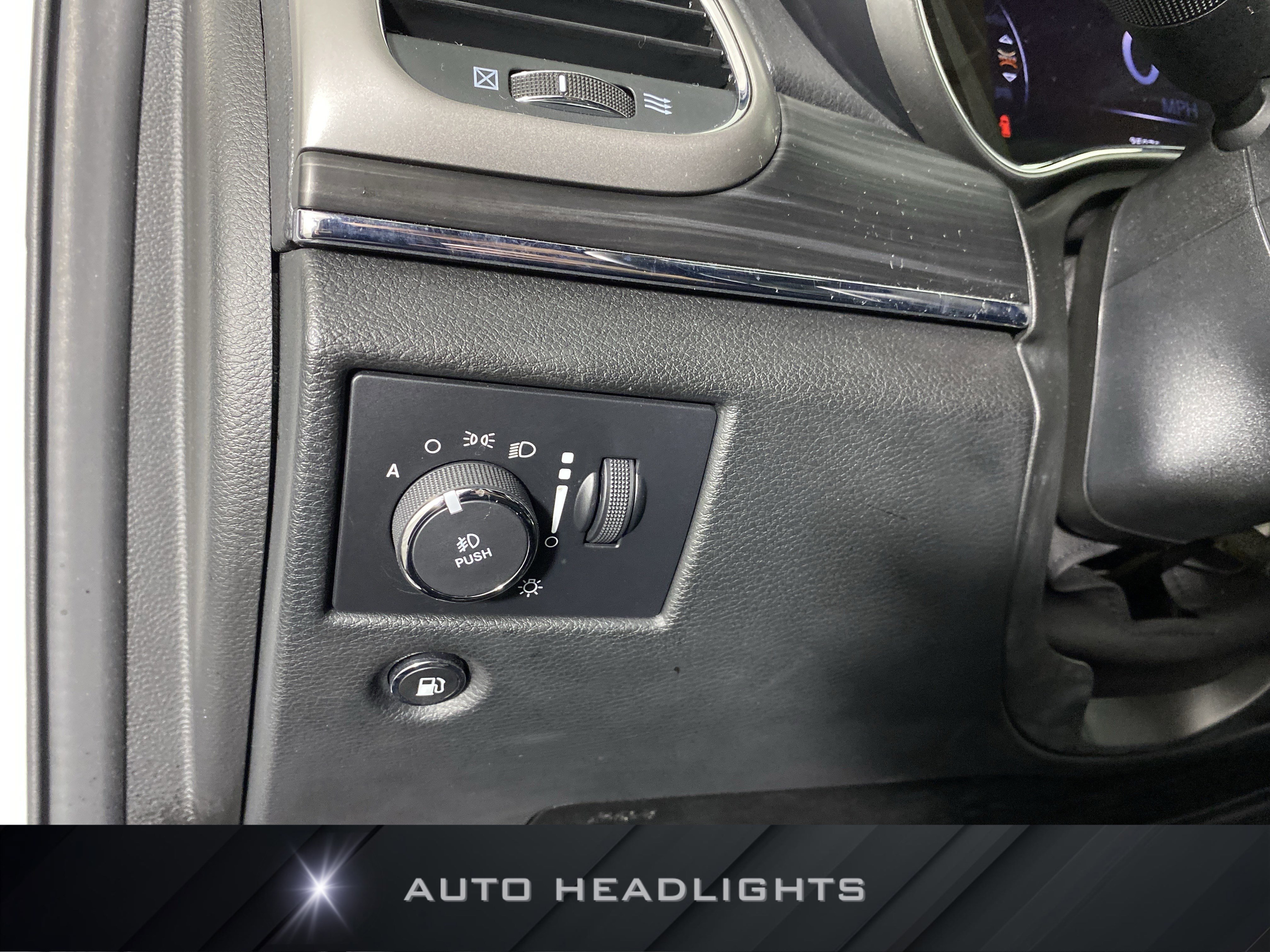 Used 2022 Jeep Grand Cherokee Limited image 27