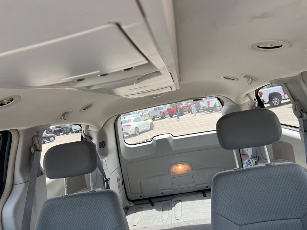Used 2010 Chrysler Town & Country Touring FWD image 53