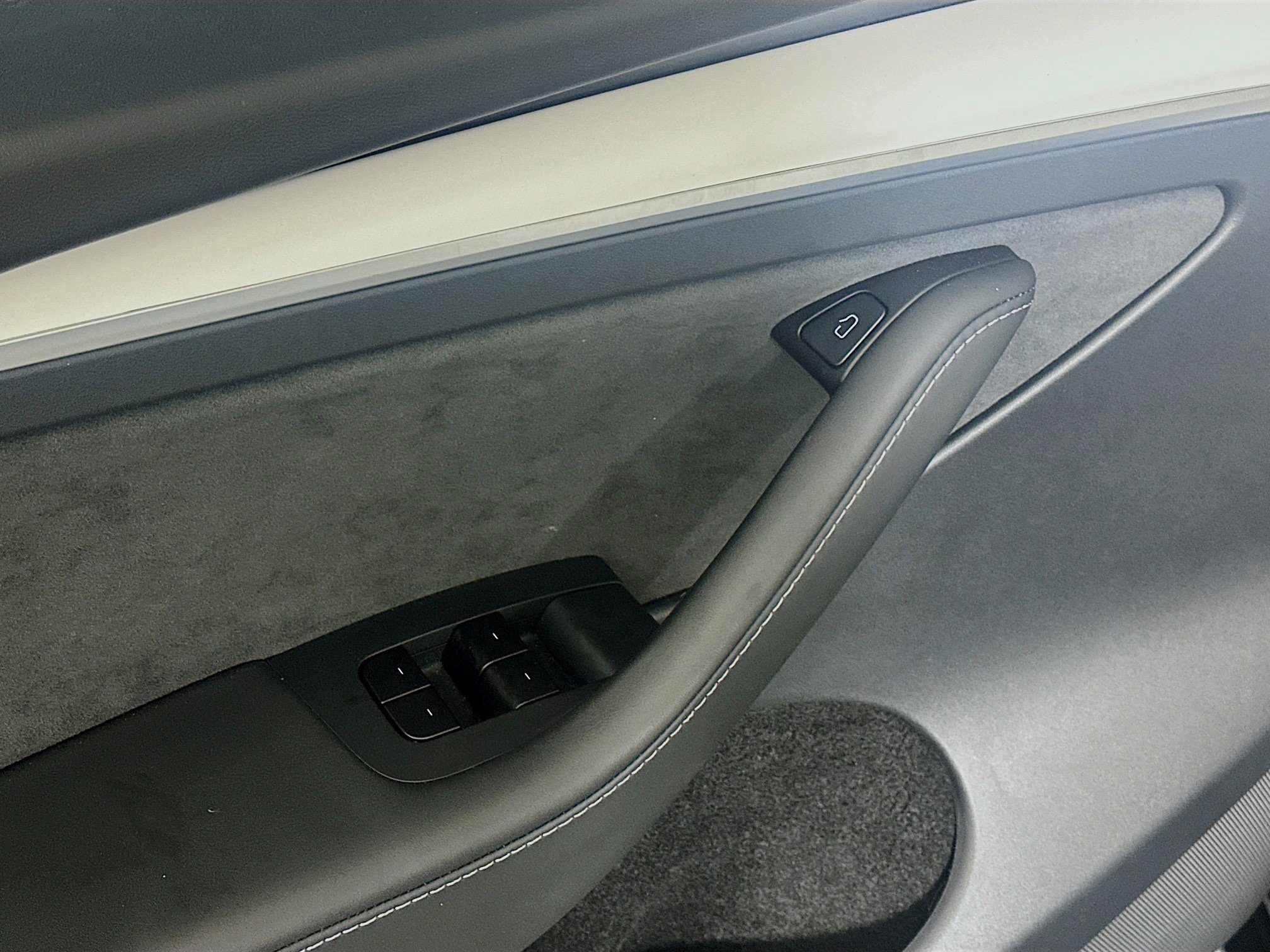 Used 2025 Tesla Model Y Long Range AWD/4WD image 15