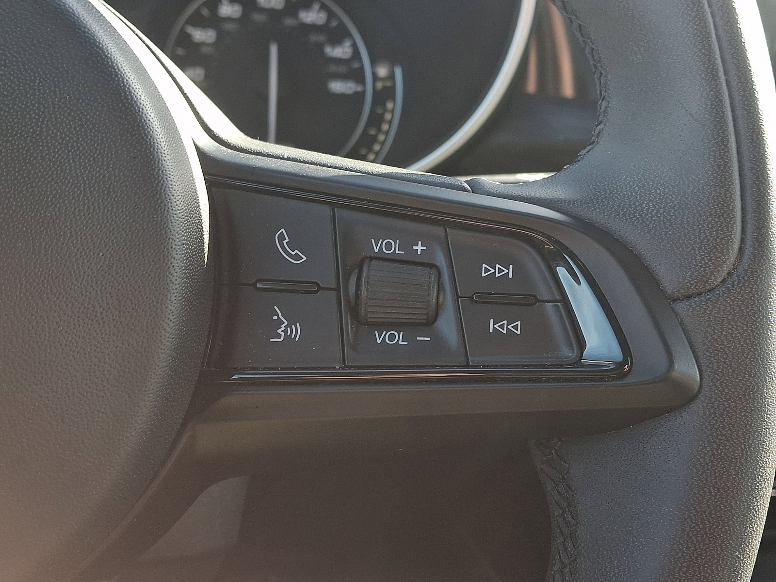 Used 2020 Alfa Romeo Stelvio AWD w/ Cold Weather Package image 21