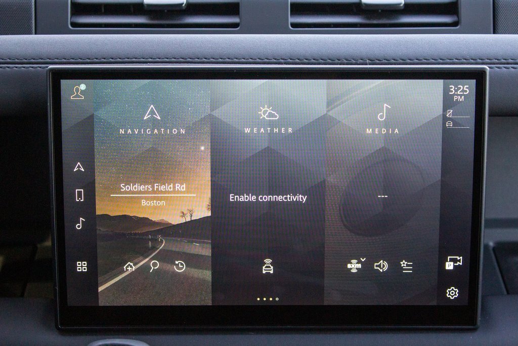 Used 2025 Land Rover Defender 110 S image 16