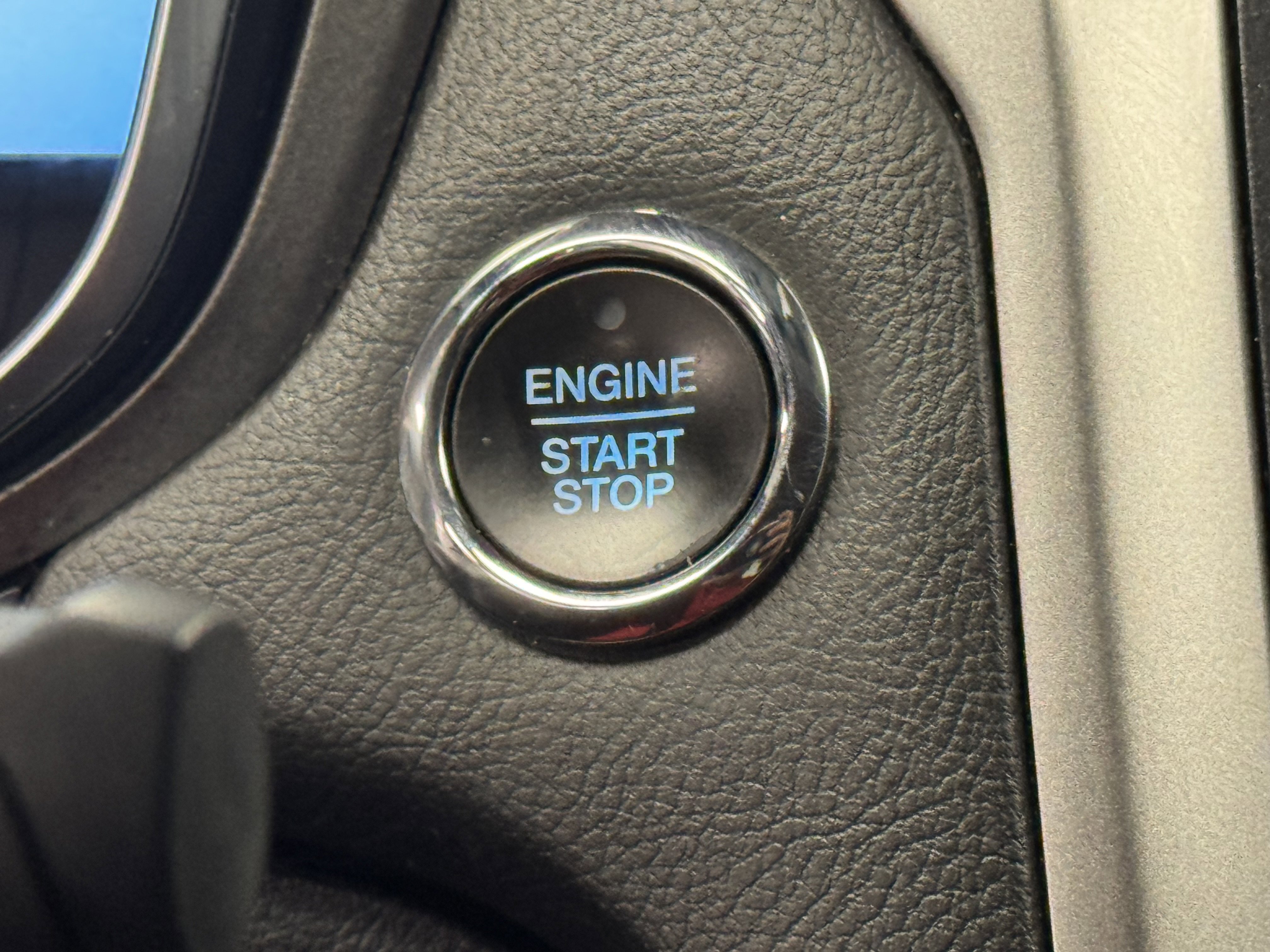 Used 2020 Ford Fusion SE FWD image 17