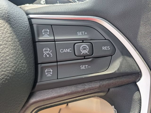 New 2026 Jeep Grand Cherokee L Limited RWD image 18