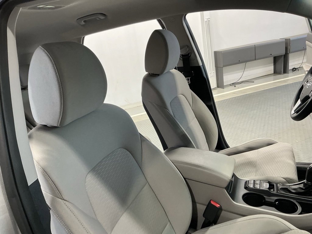Used 2021 Hyundai Tucson Value w/ Cargo Package image 22