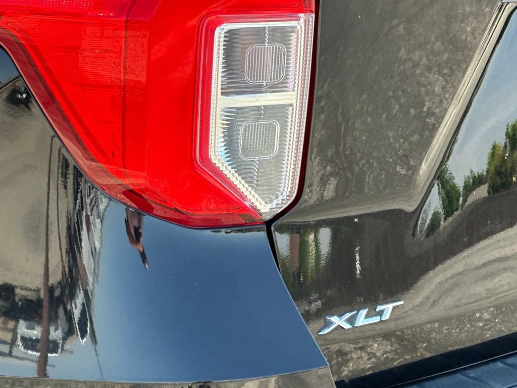 Certified 2021 Ford Explorer XLT w/ Equipment Group 202A RWD image 27