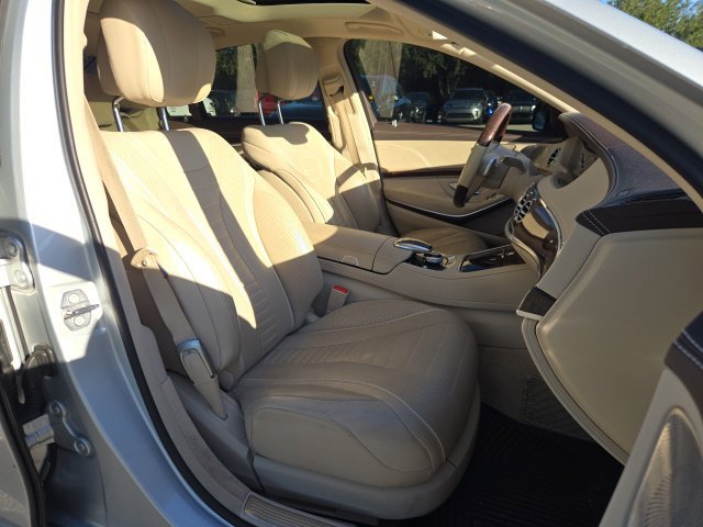 Used 2019 Mercedes-Benz S 560 4MATIC Sedan image 12