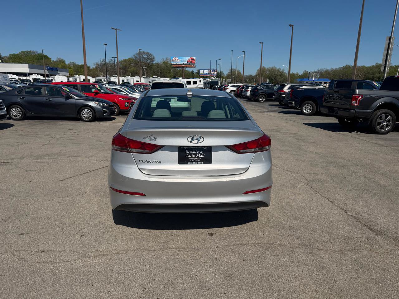 Used 2018 Hyundai Elantra SEL w/ Cargo Package FWD image 4