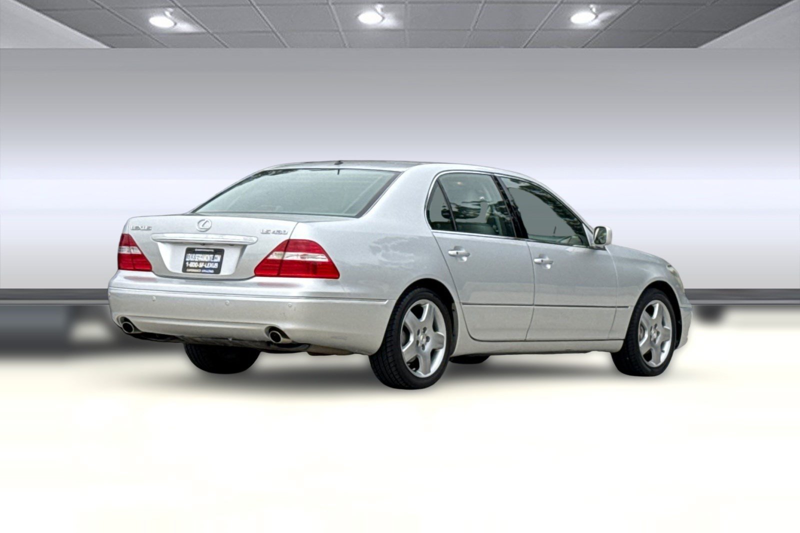 Used 2005 Lexus LS 430 RWD image 8