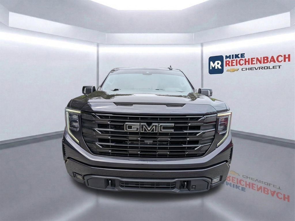 Used 2022 GMC Sierra 1500 Elevation w/ Elevation Premium Package image 9