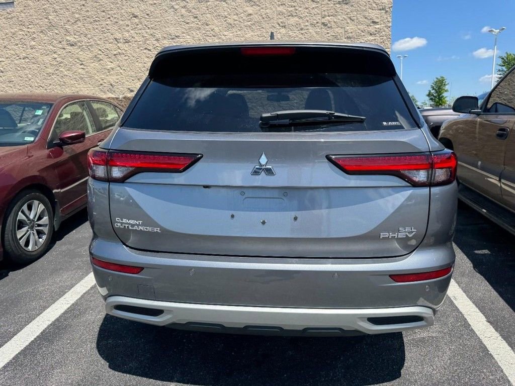 Used 2024 Mitsubishi Outlander SEL AWD/4WD image 3
