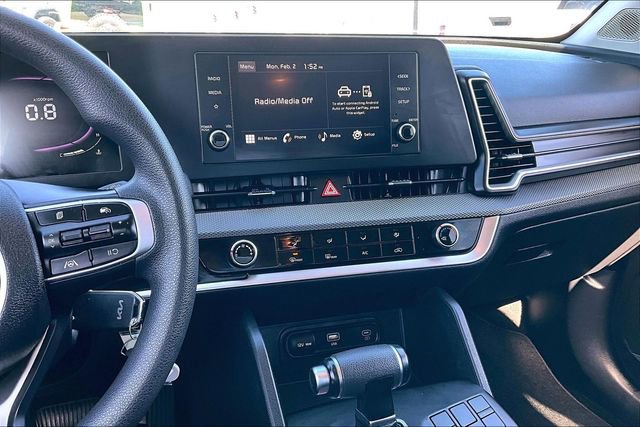 Used 2024 Kia Sportage LX image 9