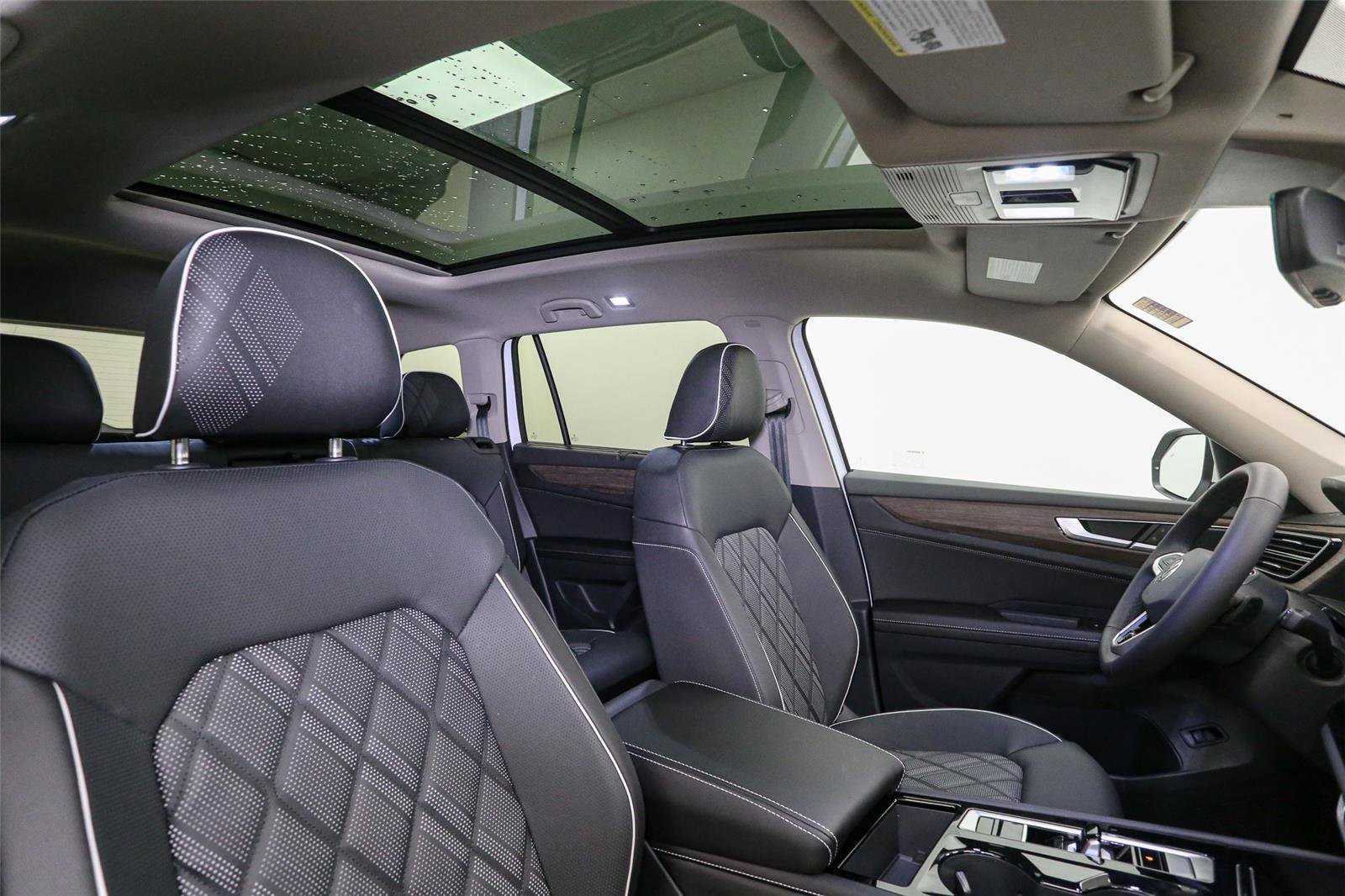 New 2026 Volkswagen Atlas SEL Premium R-Line image 16