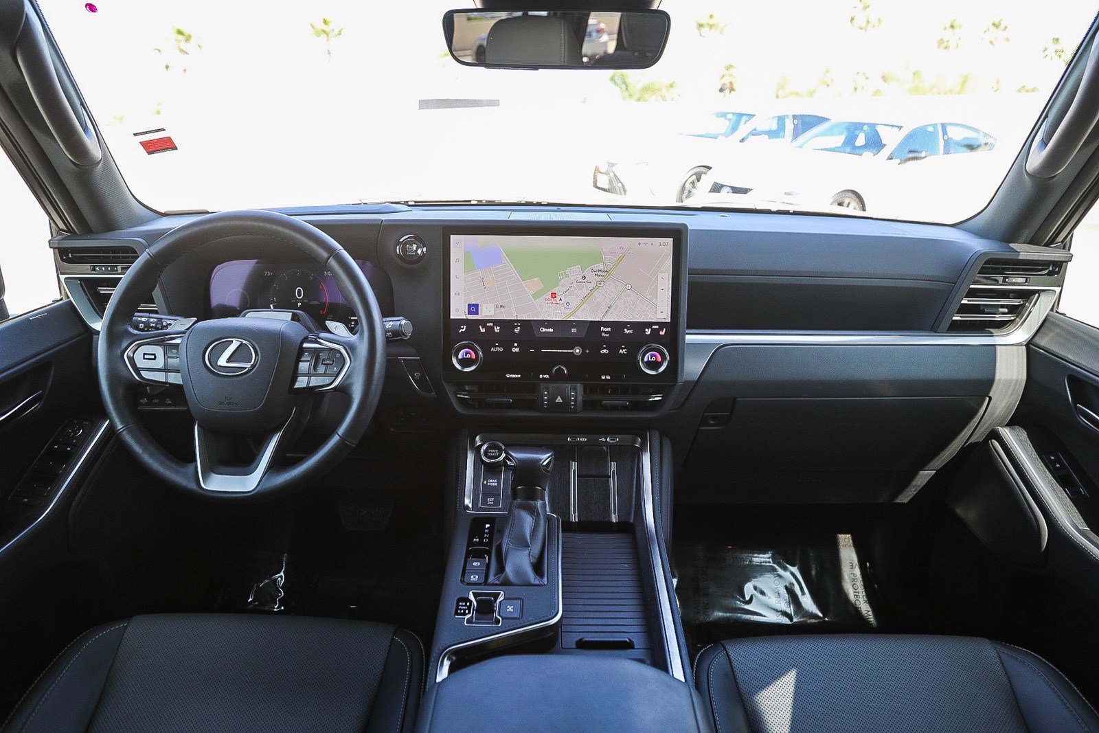 Used 2025 Lexus GX 550 w/ Accessory Package (Z1) image 12