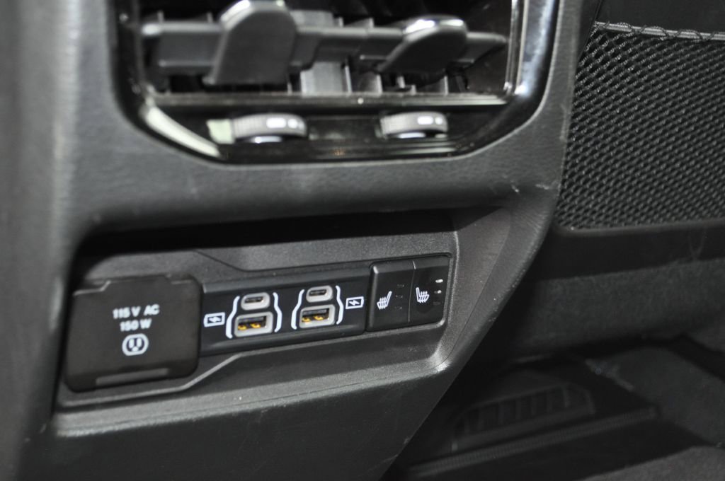 Used 2024 Jeep Grand Cherokee Limited image 17