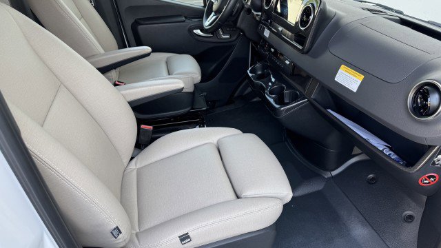 Used 2021 Mercedes-Benz Sprinter 3500 image 19