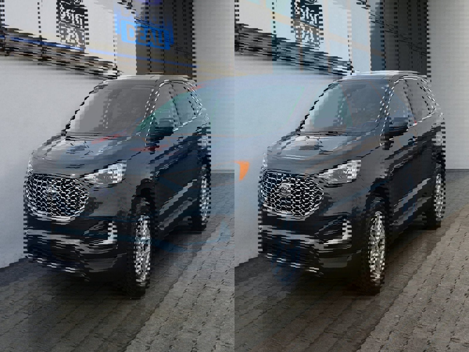 Used 2023 Ford Edge SEL image 7