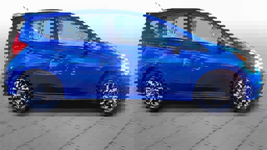 Used 2015 Nissan Versa Note SR w/ SR Convenience Package image 9