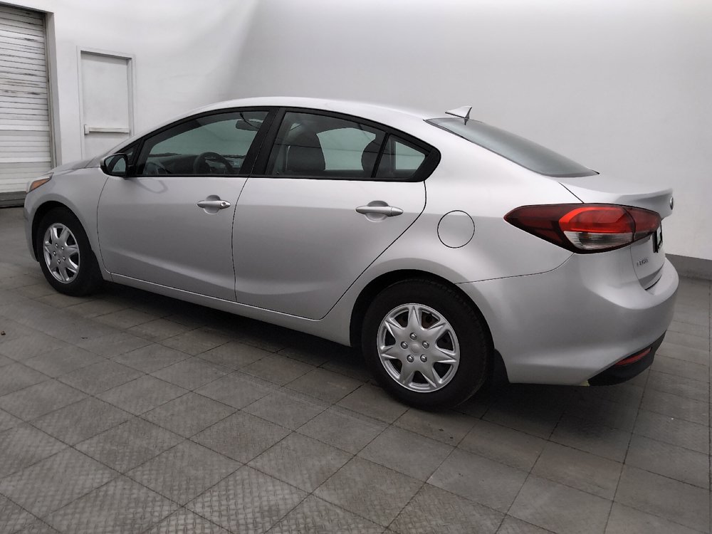 Used 2017 Kia Forte LX FWD image 3