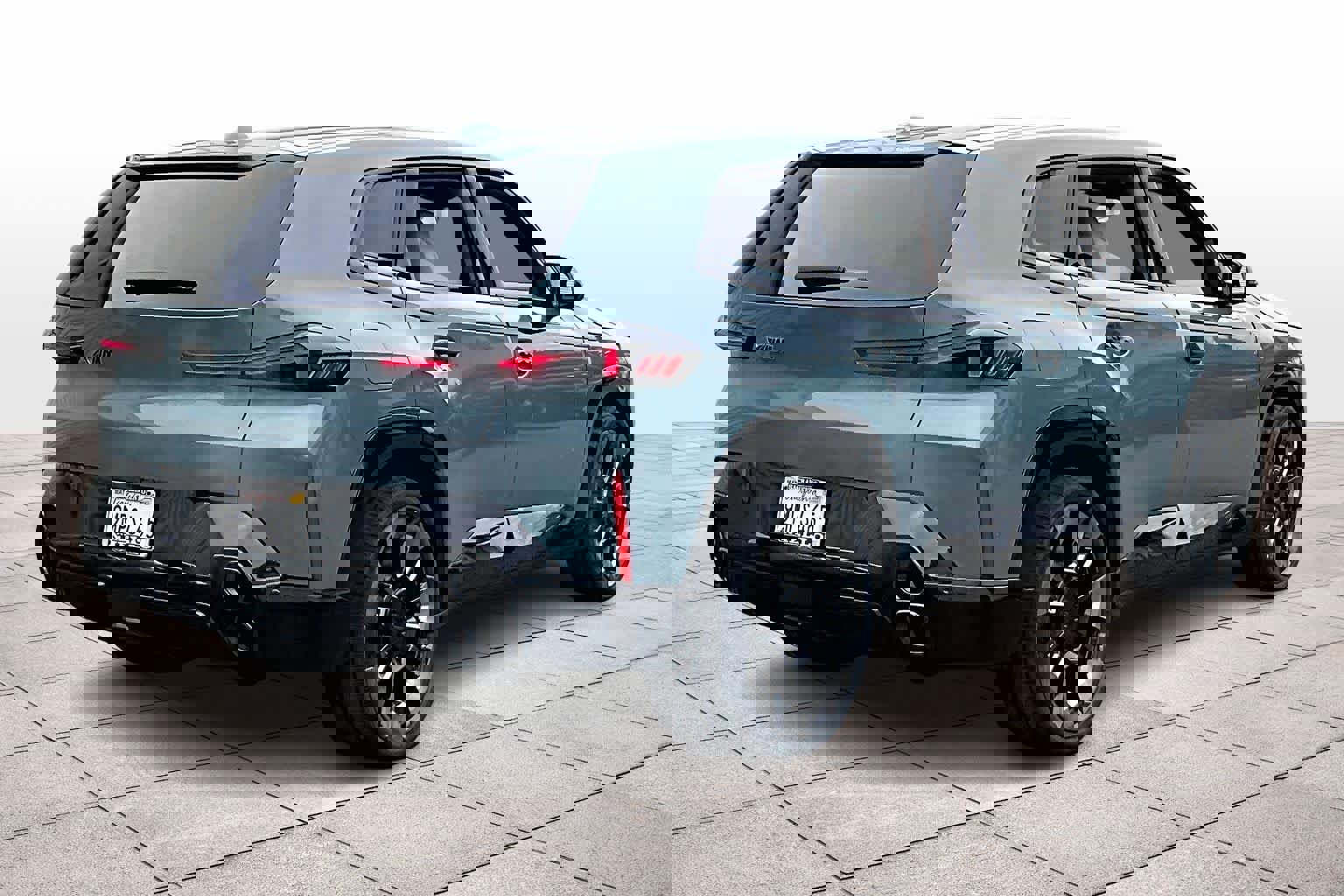 Used 2024 BMW XM w/ M Driver's Package image 15