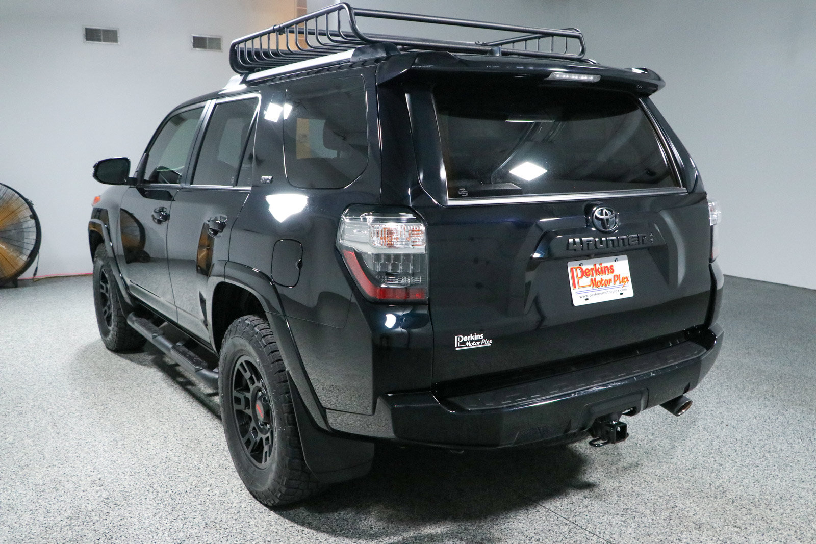 Used 2023 Toyota 4Runner SR5 Premium w/ Moonroof Package AWD/4WD image 9